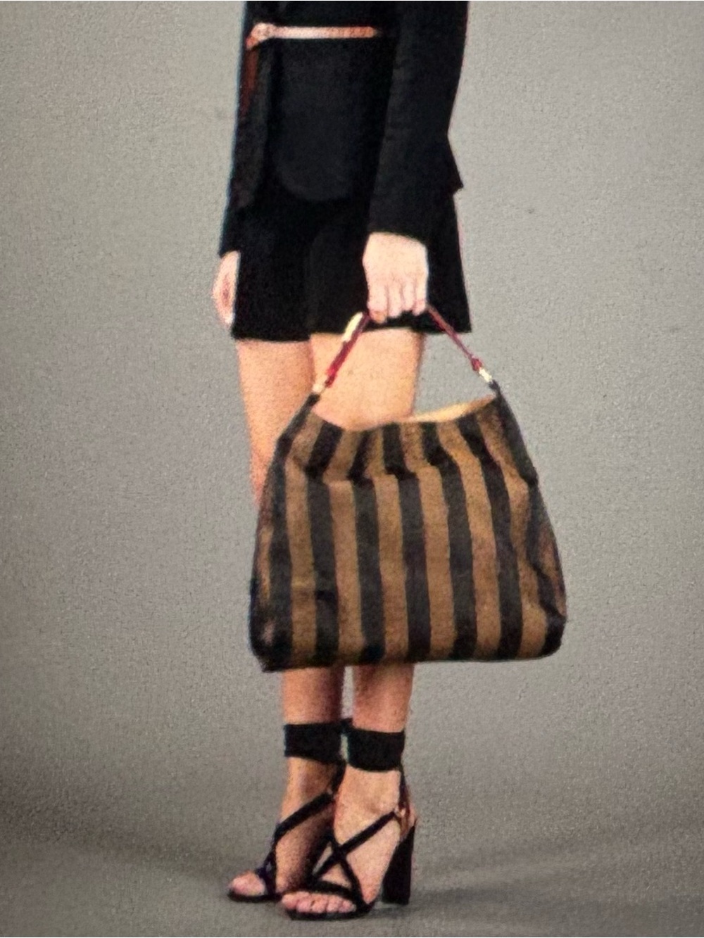 🆕 Fendi Tobacco Pequin Hobo Bag 👜